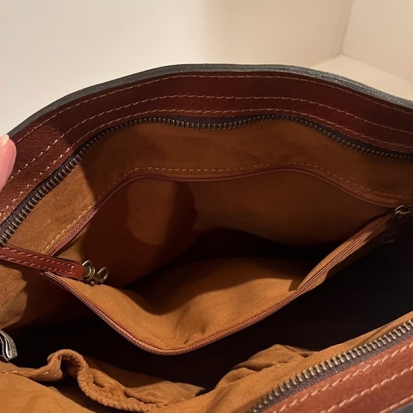 NWT Patricia Nash Leather European Map Collection Poppy Tote - Picture 11 of 15